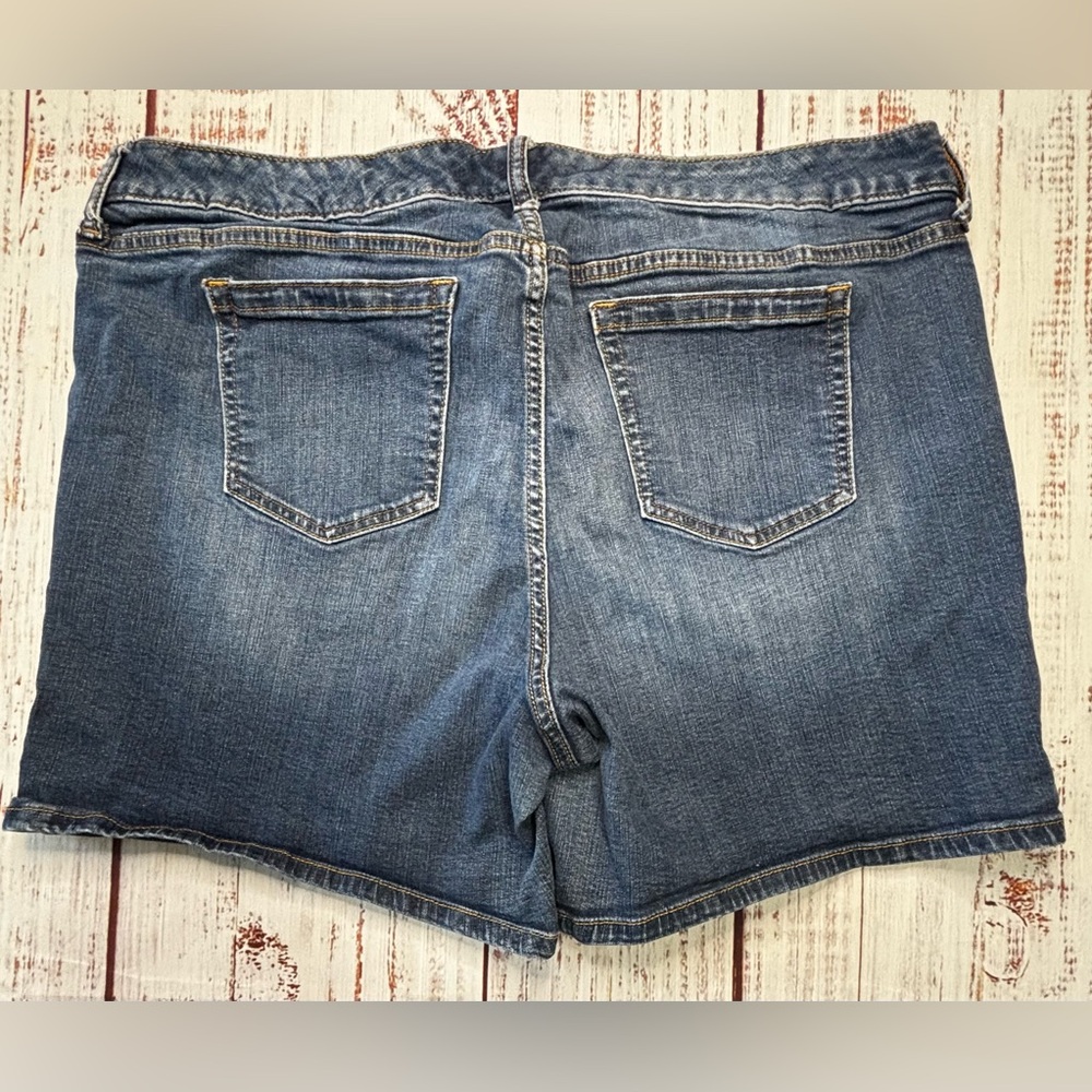 Women’s Torrid Denim Shorts - Picture 4 of 7